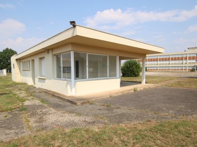 IMMEUBLE DE BUREAUX A VENDRE - MACON - 2000 m2 - 1995000€ 