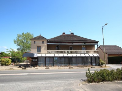 IMMEUBLE A VENDRE - TOURNUS - 609 m2 - 198�000�&euro;