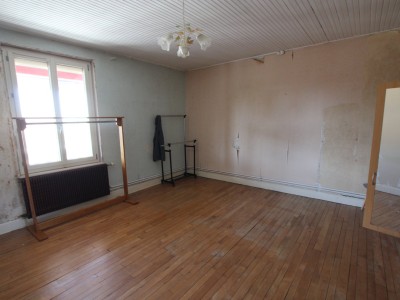 IMMEUBLE A VENDRE - TOURNUS - 609 m2 - 198�000�&euro;