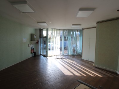 LOCAL D ACTIVITE A VENDRE - TOURNUS - 134 m2 - 139�000�&euro; 