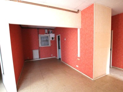 LOCAL D ACTIVITE A VENDRE - TOURNUS - 134 m2 - 139�000�&euro; 