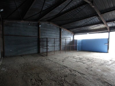 LOCAL D ACTIVITE A VENDRE - TOURNUS - 143 m2 - 99 000 €