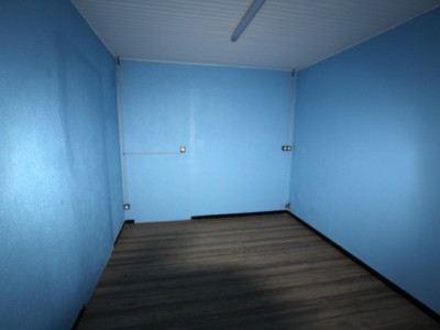 LOCAL D ACTIVITE A VENDRE - TOURNUS - 143 m2 - 99 000 €