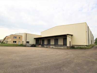 LOCAL D ACTIVITE DE STOKAGE - INDUSTRIEL - BUREAUX A VENDRE - TOURNUS - 3693 m2 - RÉALISÉ