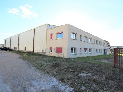 LOCAL D ACTIVITE DE STOKAGE - INDUSTRIEL - BUREAUX A VENDRE - TOURNUS - 3693 m2 - RÉALISÉ