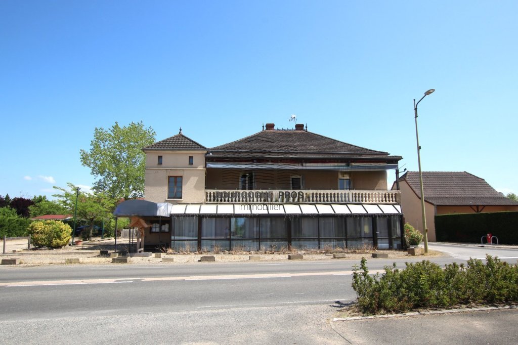 IMMEUBLE A VENDRE - TOURNUS - 609 m2 - 198�000�&euro;
