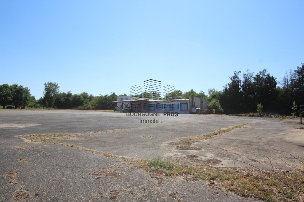 LOCAL INDUSTRIEL A VENDRE - CUISERY - 922 m2 - 460 000 &euro; 